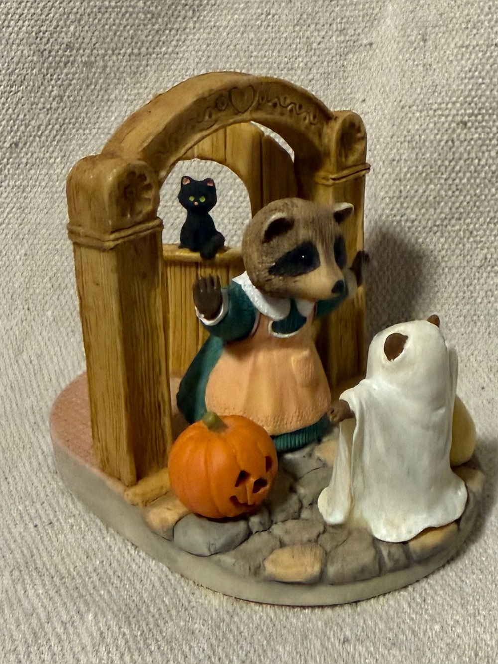 Delight Fright Hallmark’s Tender Touches Figurine